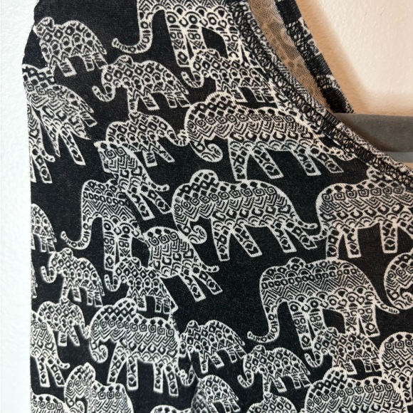 Elegant Black and White Elephant Pattern Long Sleeve Top - Picture 2 of 4